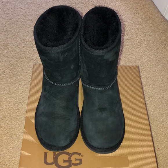 EUC Girls black size 3 UGG Australia shortie boots - Picture 3 of 6